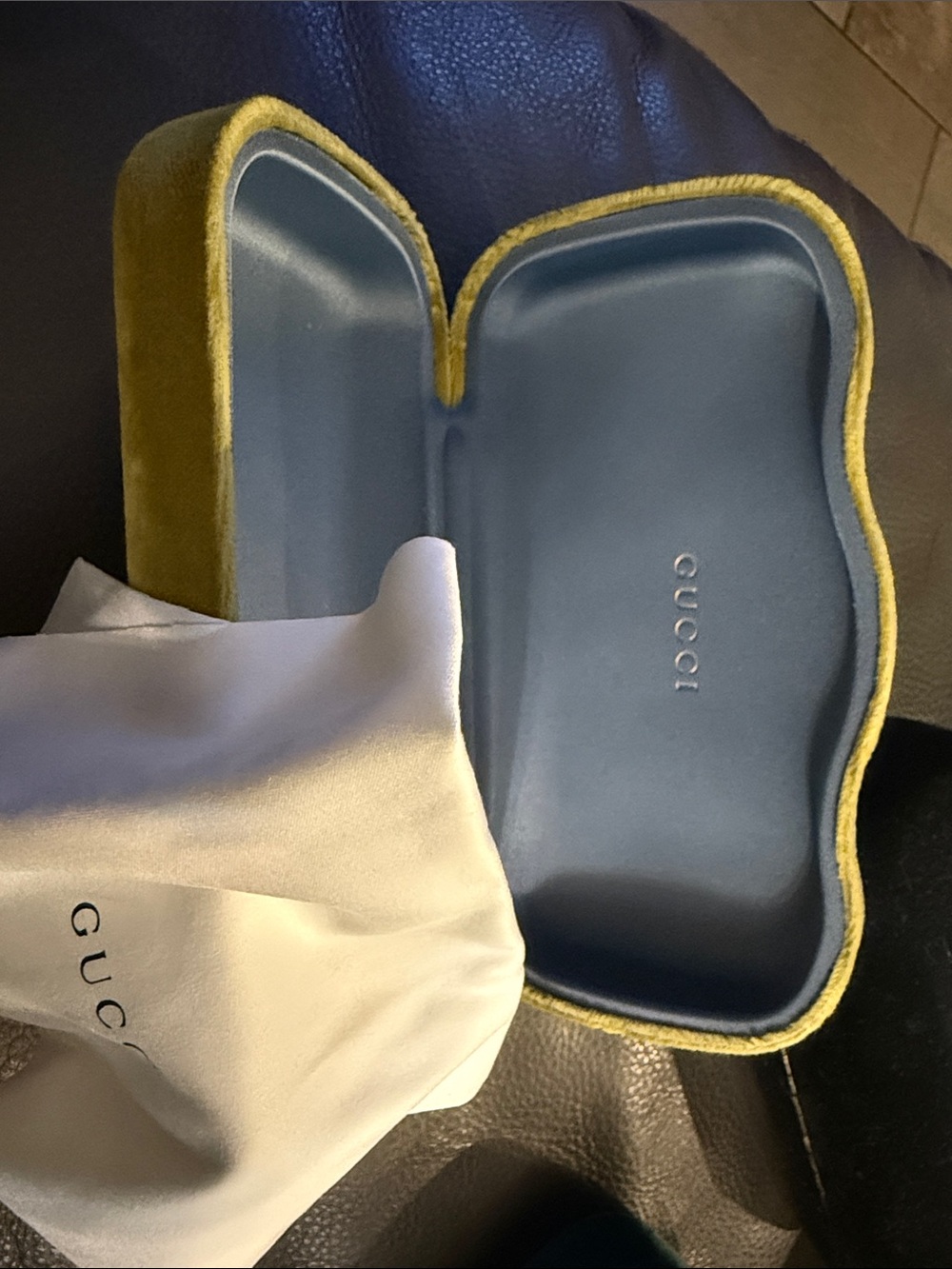 Gucci Sunglasses Case with yellow-green velvet